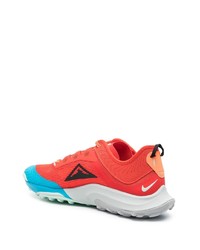 Chaussures de sport rouges Nike