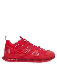 Chaussures de sport rouges Burberry