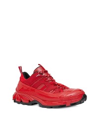 Chaussures de sport rouges Burberry