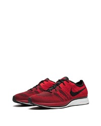 Chaussures de sport rouges Nike