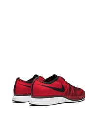 Chaussures de sport rouges Nike