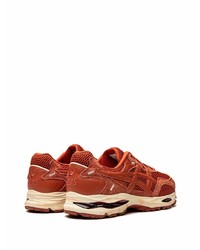 Chaussures de sport rouges Asics