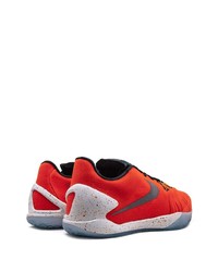 Chaussures de sport rouges Nike