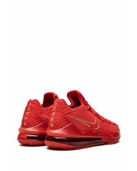 Chaussures de sport rouges Nike