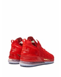 Chaussures de sport rouges Nike