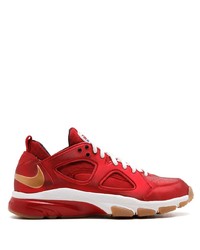 Chaussures de sport rouges Nike