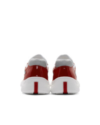 Chaussures de sport rouges Prada