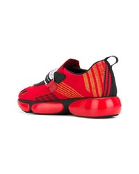 Chaussures de sport rouges Prada