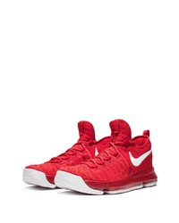 Chaussures de sport rouges Nike