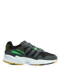 Chaussures de sport vert foncé adidas