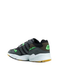 Chaussures de sport vert foncé adidas