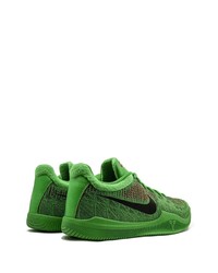 Chaussures de sport vertes Nike