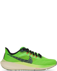 Chaussures de sport vertes Nike