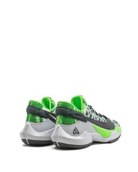 Chaussures de sport vertes Nike