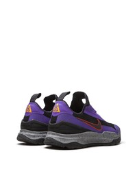 Chaussures de sport violettes Nike