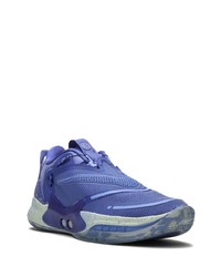 Chaussures de sport violettes Nike