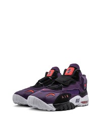 Chaussures de sport violettes Nike