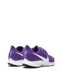 Chaussures de sport violettes Nike