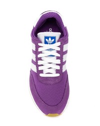 Chaussures de sport violettes adidas