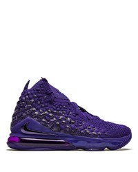 Chaussures de sport violettes Nike