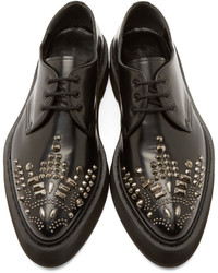 Chaussures derby en cuir à clous noires Alexander McQueen