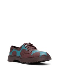 Chaussures derby en cuir á pois marron Camper