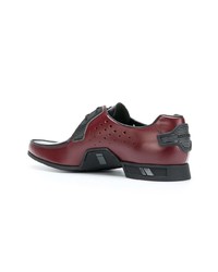 Chaussures derby en cuir bordeaux Prada