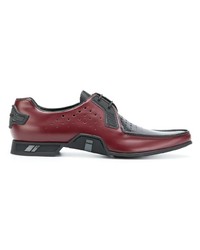 Chaussures derby en cuir bordeaux Prada