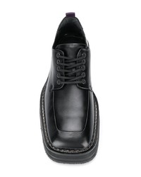 Chaussures derby en cuir épaisses noires Eytys