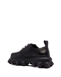 Chaussures derby en cuir épaisses noires Valentino Garavani