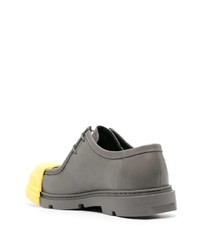 Chaussures derby en cuir grises Camper