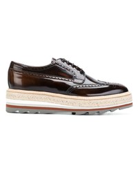 Chaussures derby en cuir marron foncé Prada