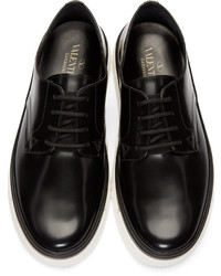 Chaussures derby en cuir noires Valentino