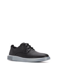 Chaussures derby en cuir noires Camper