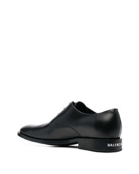 Chaussures derby en cuir noires Balenciaga
