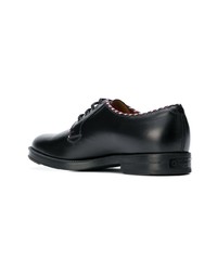 Chaussures derby en cuir noires Gucci