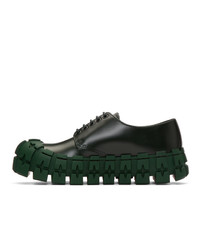 Chaussures derby en cuir vert foncé Prada