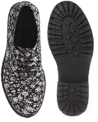 Chaussures derby en daim à fleurs noires Asos