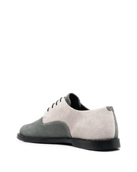 Chaussures derby en daim grises Camper