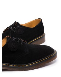 Chaussures derby en daim noires Dr. Martens