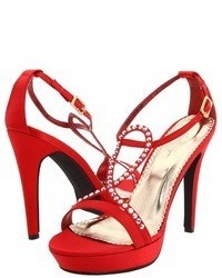 Chaussures en soie rouges