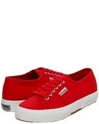 Chaussures en toile rouges