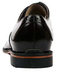 Chaussures habillées noires Clarks