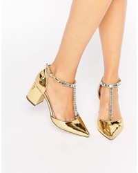 Chaussures ornées dorées