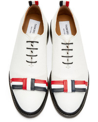Chaussures richelieu en cuir à rayures horizontales blanches Thom Browne