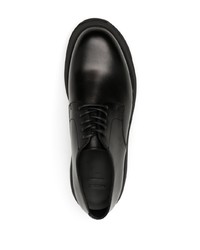 Chaussures richelieu en cuir épaisses noires Sacai