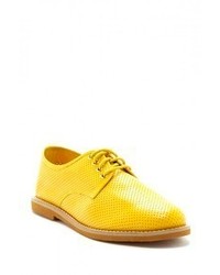 Chaussures richelieu en cuir jaunes