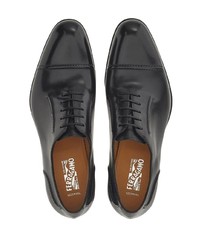 Chaussures richelieu en cuir noires Ferragamo