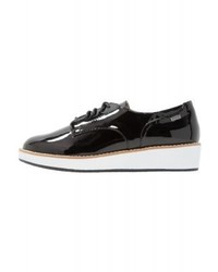 Chaussures richelieu en cuir noires Mtng
