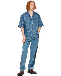 Chemise à manches courtes en denim imprimée bleue Versace